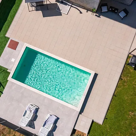 Zen Escape - Private Pool Apartman *