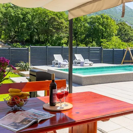 Zen Escape - Private Pool Apartman