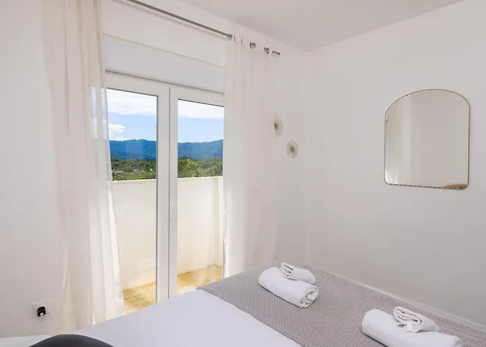 Zen Escape - Private Pool Apartment *