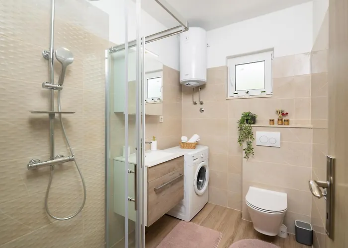 Zen Escape - Private Pool Apartment *